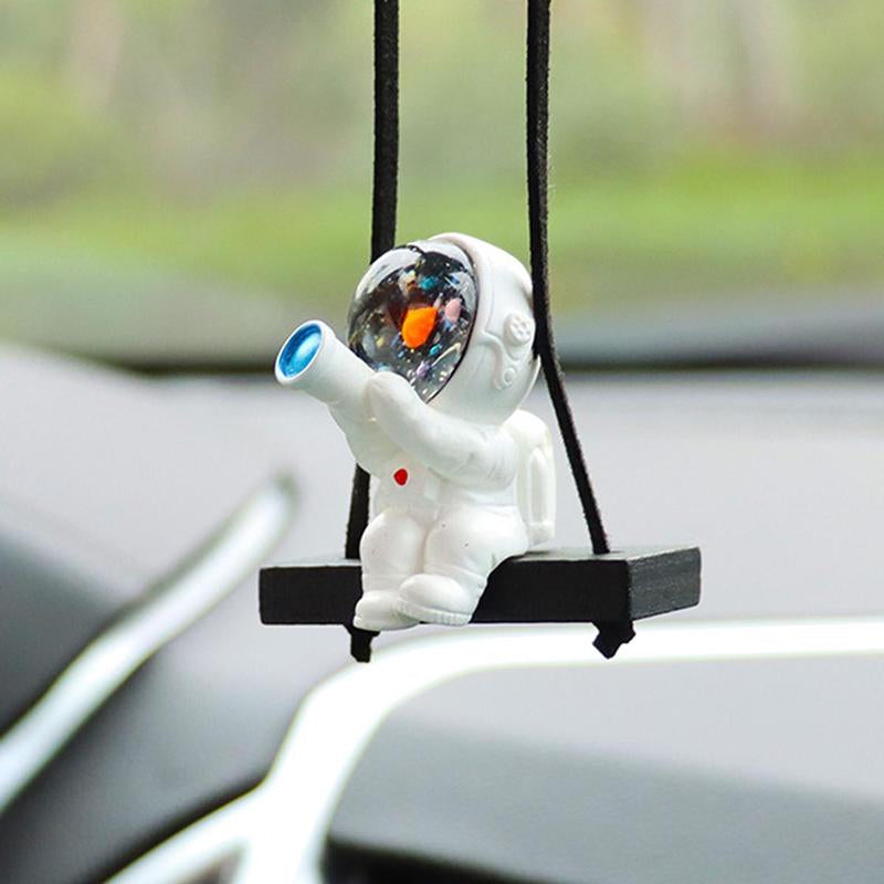 Astronaut & Bench Design Car Hanging Ornament, Creative Cartoon Astronaut Car Pendant, Universal Car Interior Decoration, Ideas Gift, Girl Car Accessories, Car Decor, Car Accessories